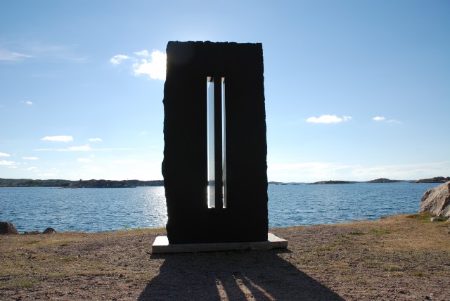 Door to the sea, Diabas, 3.2 × 1.6 × 1.0 m